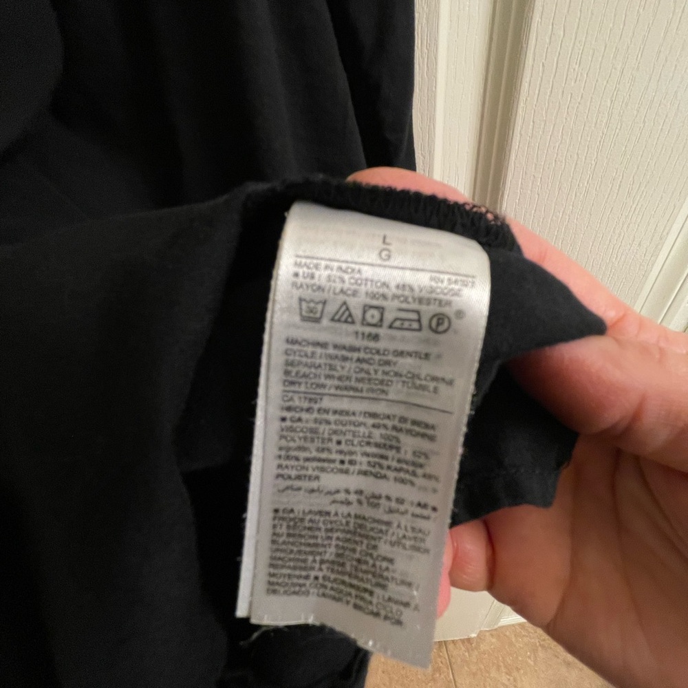 Old Navy Black Ruffle Top - Picture 6 of 8